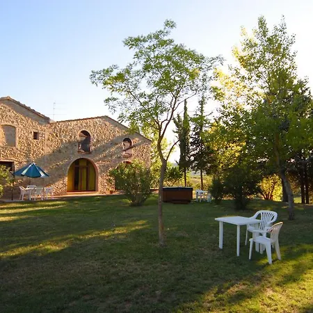 Farm stay Agriturismo Le Volpaie *